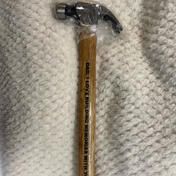 CUSTOMIZE A HAMMER - Picture 2 of 3